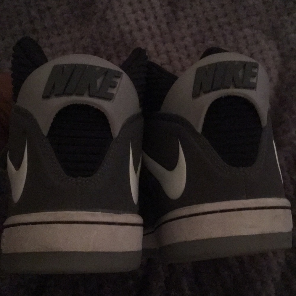 Shoes - Picture 5 of 5